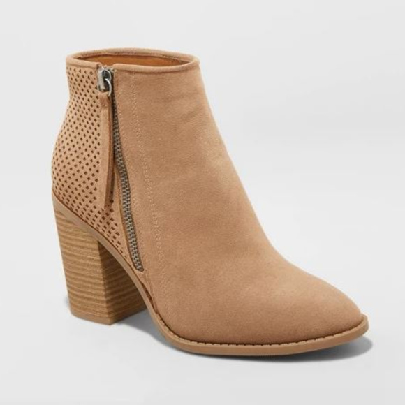 Shoes - NWT Laser Cut Heeled Ankle Spring Booties-10/11